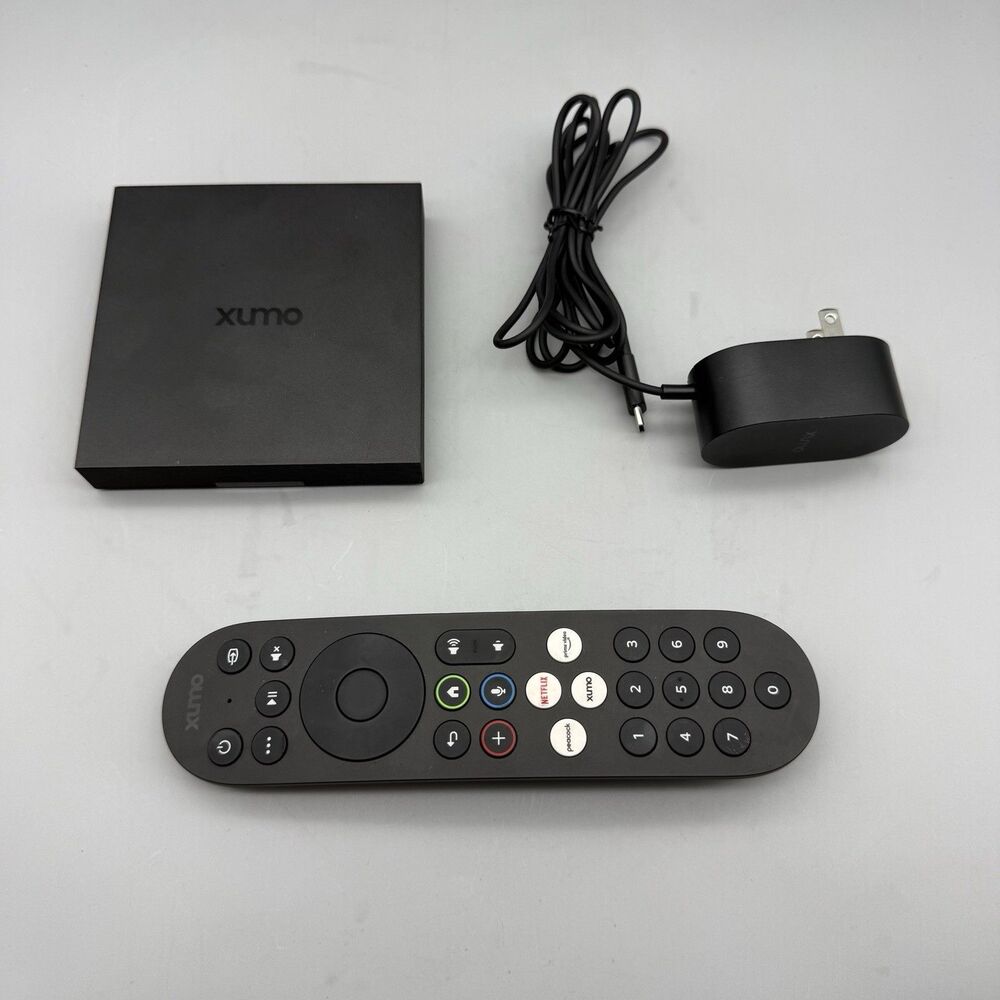 Xumo Stream Box 4K UHD Streaming Media Player w /Remote Power Cable